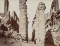 Karnak: vue des colonnes du milieuKarnak, View of Central Colonnade