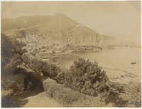 Oran. Le Djebel Mourdjadjo et le Port, vue prise de la promenade de LètangOran, Mount Murdjajo and the Port viewed from the Lètang promenade